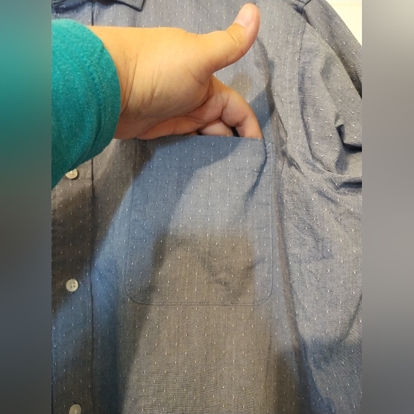Tommy Hilfiger Men's Blue Button-Up XL 17 17.5 34-35 Shirt Adj Cuff Front Pocket - Picture 5 of 6